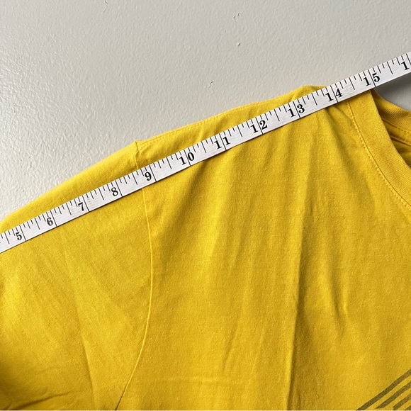 UnderArmour UA Yellow T-shirt Tees Heat Gear - Large - Picture 7 of 9